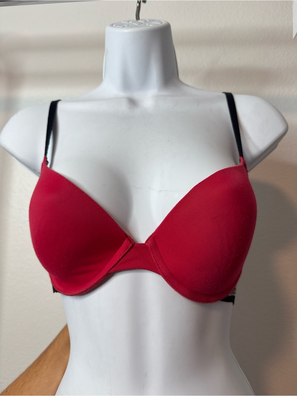 PINK Victoria's Secret Red T-Shirt Bra with Black Straps